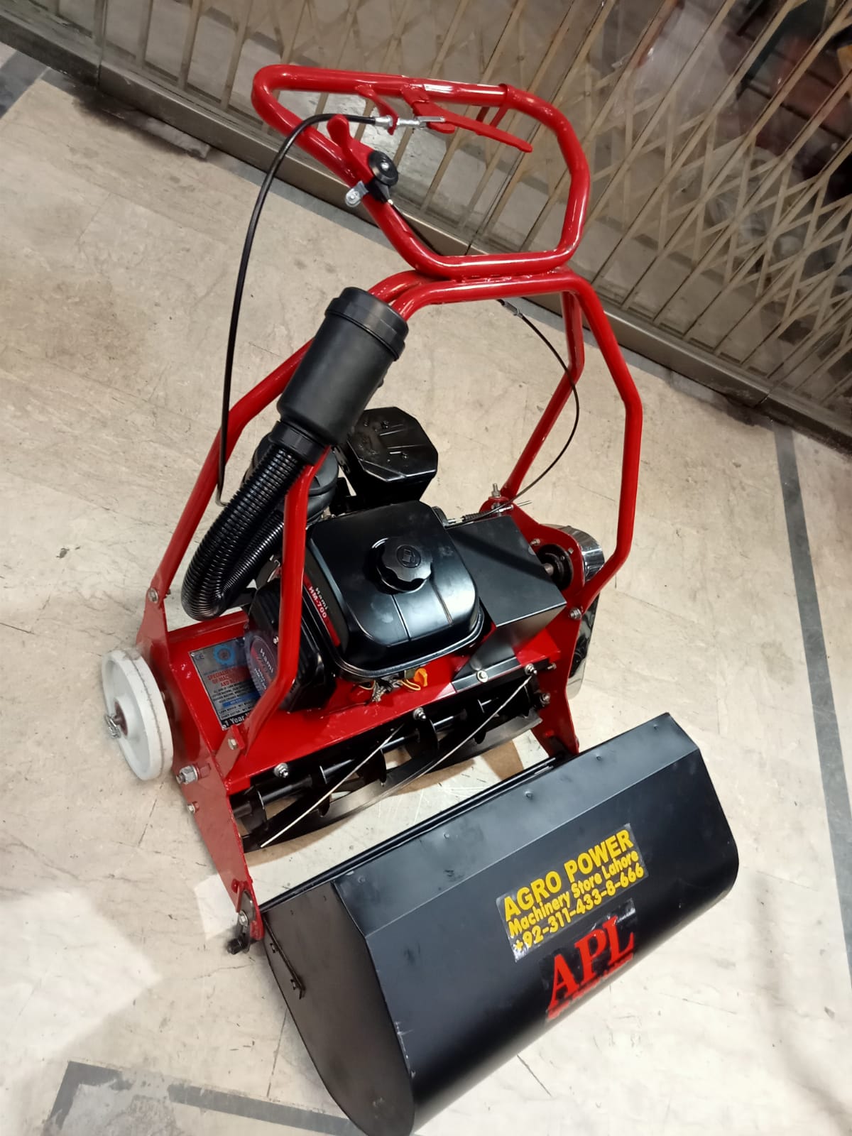 Engine Lawn Mover Machine