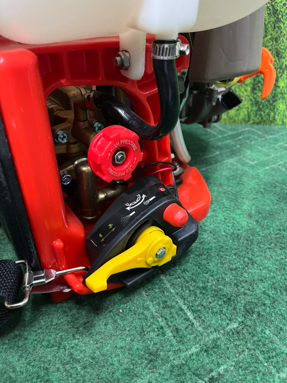 Robinson Power Sprayer RP-767 or Back Pack Power Sprayer 25 LTR