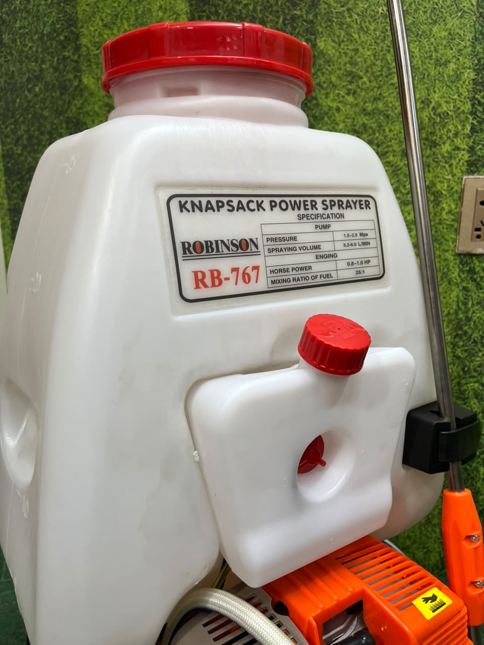 Robinson Power Sprayer RP-767 or Back Pack Power Sprayer 25 LTR