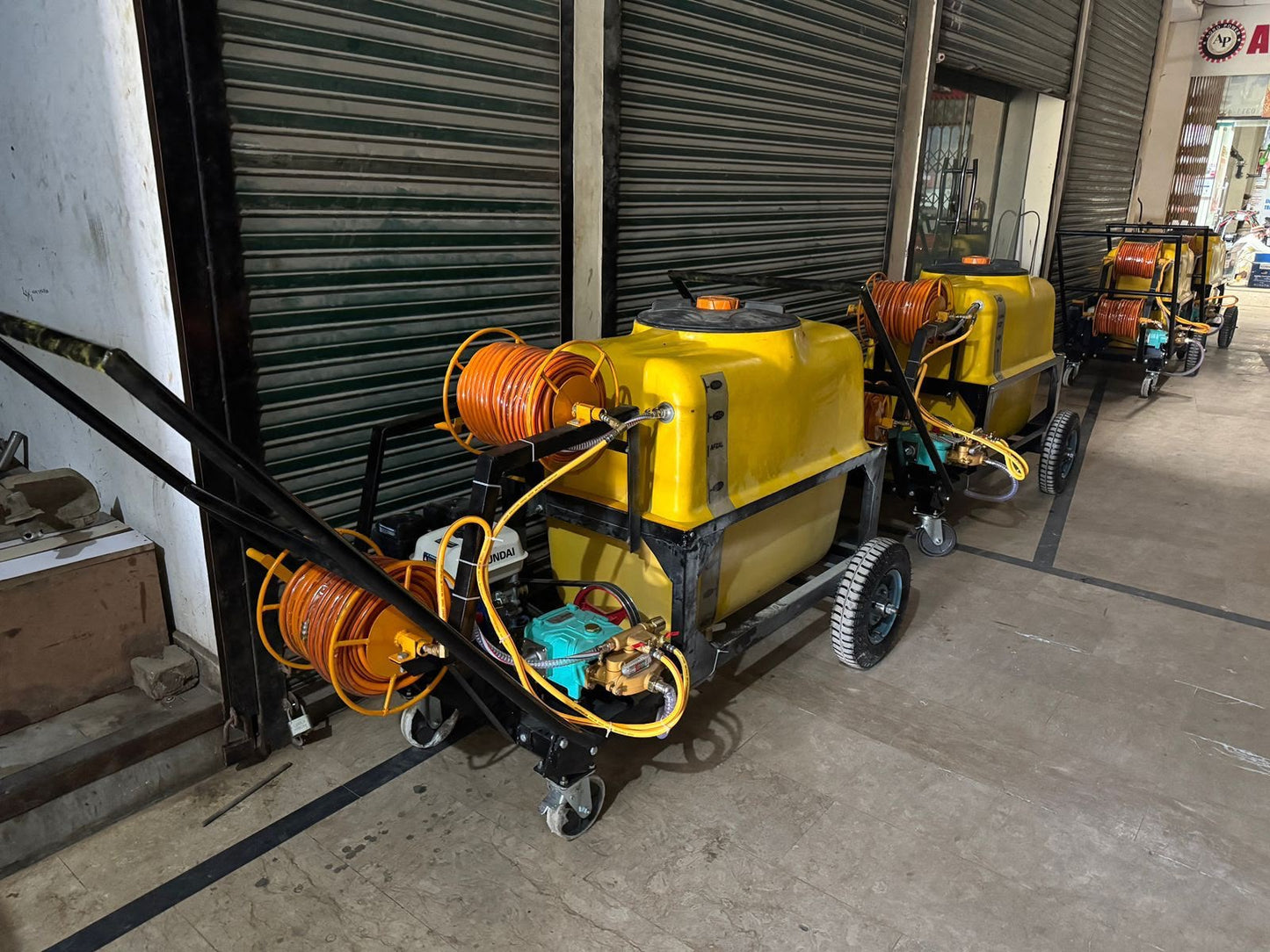 Trolley Power Sprayer 300 LTR With Engine and Pump